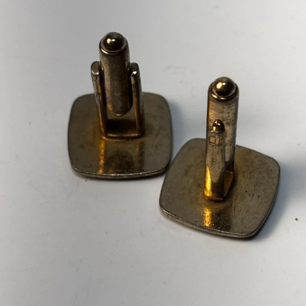 Vintage Cuff Links Gold Tone L Insignia Monogram‎